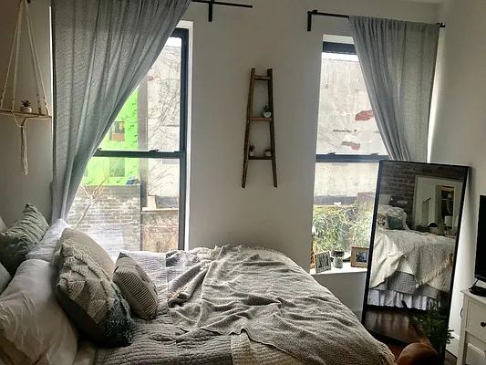 Rented by Brooklyn Bridge | media 13