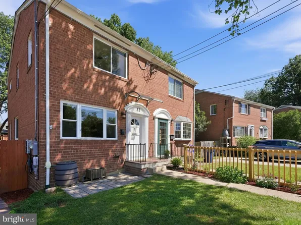 31 Garden Dr, Alexandria, VA 22304