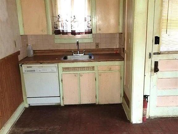 5th image of 329 Hillview Ave