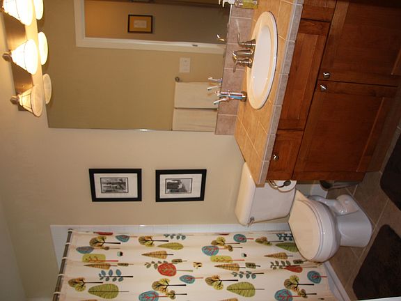 4th image of 123 Queen Anne Ave #401
