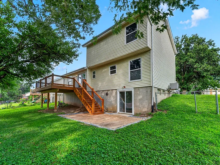 591 Summit Hills Dr — Photo 8