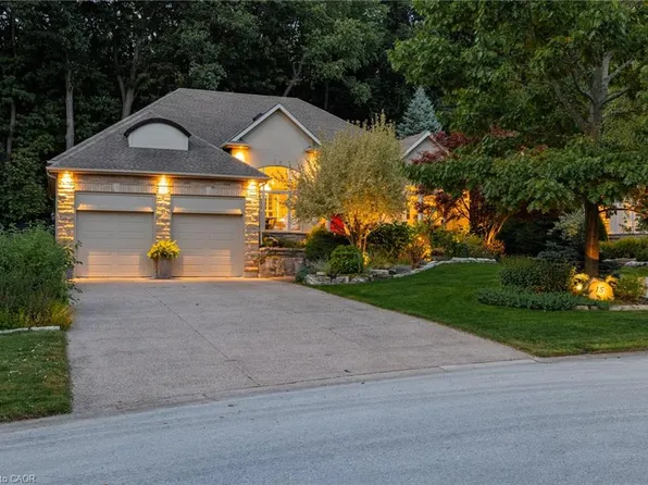 15 Mansfield Dr, Pelham, ON L0S 1C0