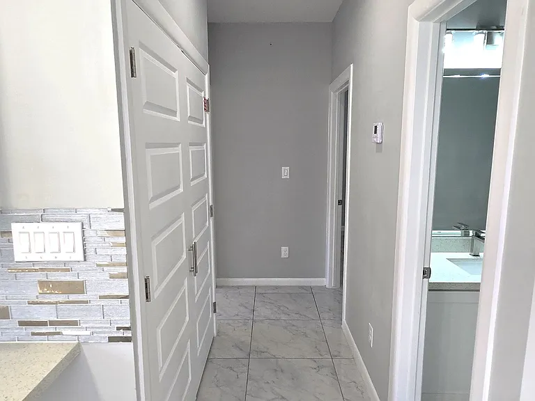 919 N Blair Avenue — Photo 5