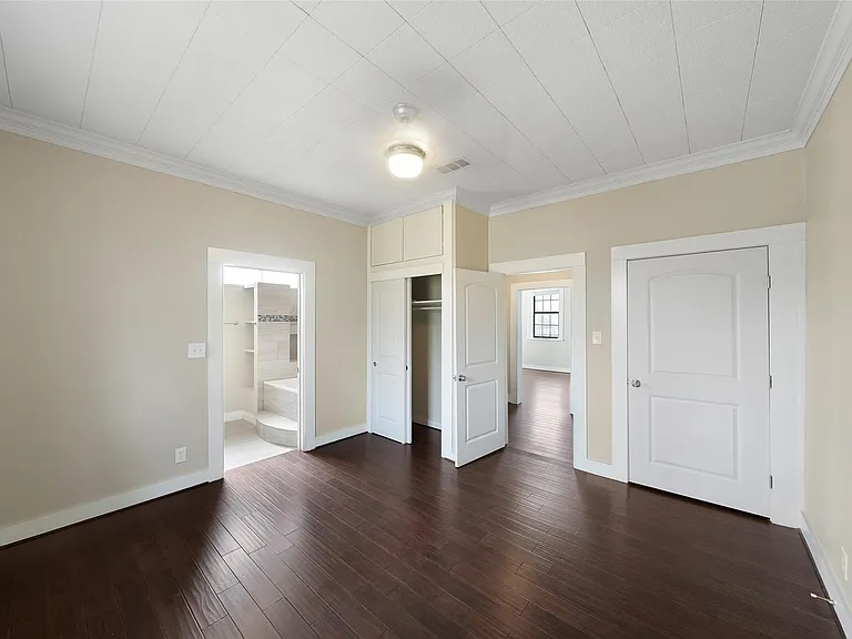 309 Pecore St — Photo 10