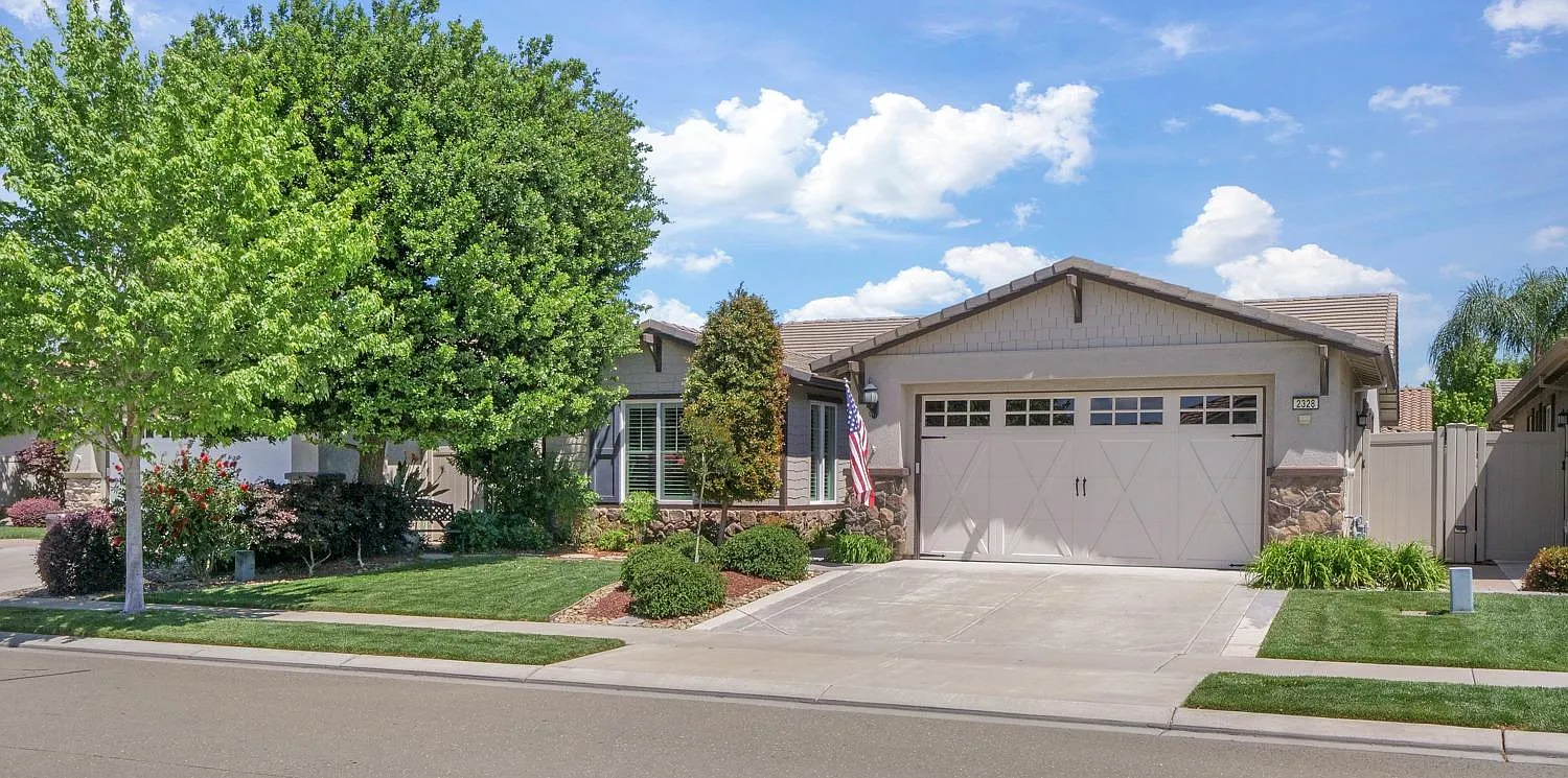 2328 Fawnwood Ln photo 1