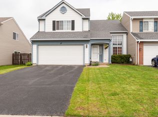 46 E Rosewood Ln, Round Lake Beach, IL