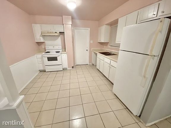 4th image of 5159 Village Path