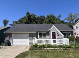 1717 Van Courtland Dr, Troy, MI 48083
