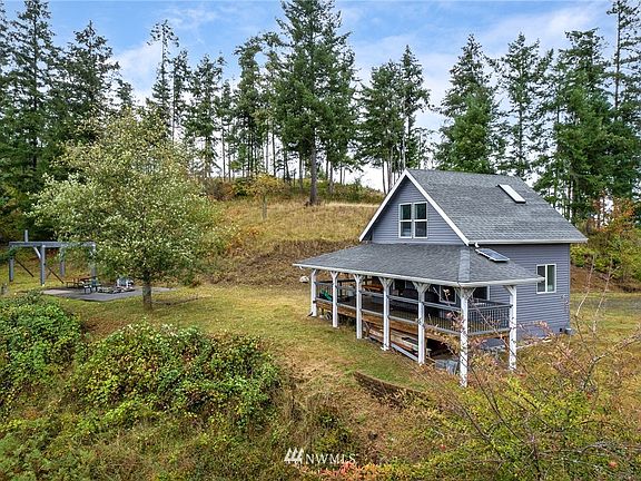 3rd image of 52201 112th Avenue Ct E