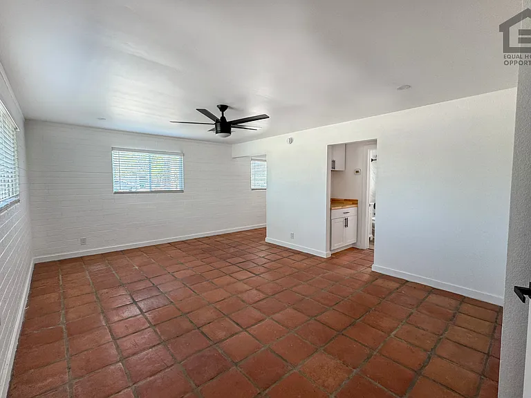 4933 E Willetta St — Photo 10