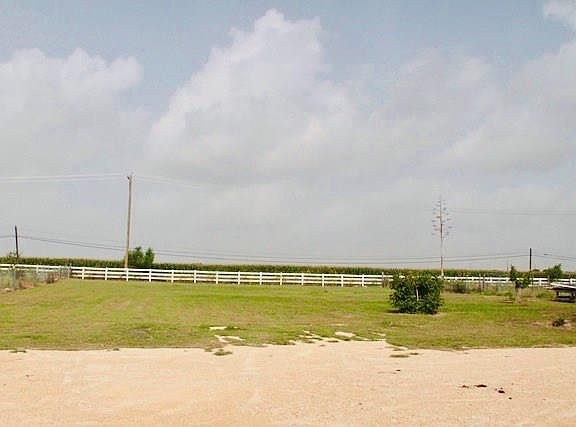3rd image of 153 Yaupon Dr