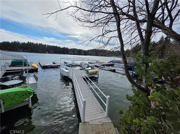 412 N A Ln, Lake Arrowhead, CA 92352