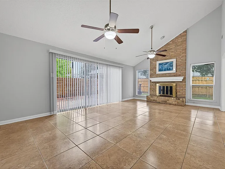 6102 Crakston St — Photo 19