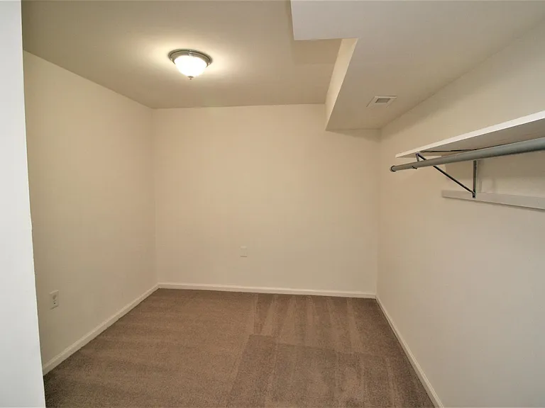 118 Middle Point Ct — Photo 23