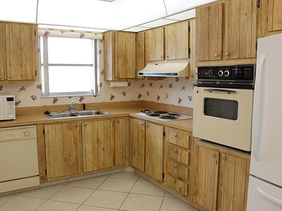 4th image of 5730 Fernley Dr E APT 10