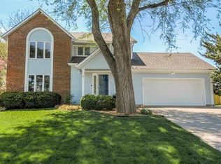 805 SE 10th Ter, Lees Summit, MO 64081