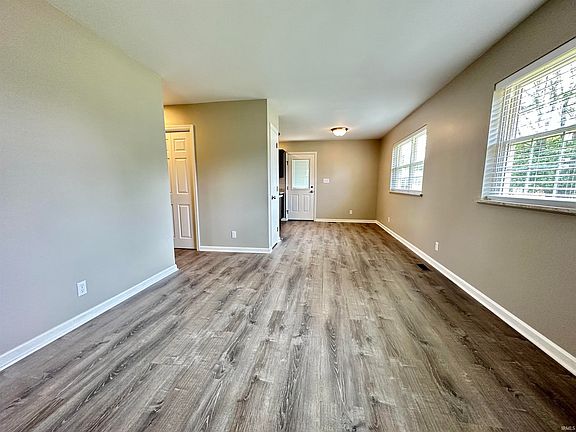 4th image of 4901 Tanglewood Dr