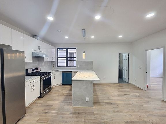 3rd image of 3422 29th St #1