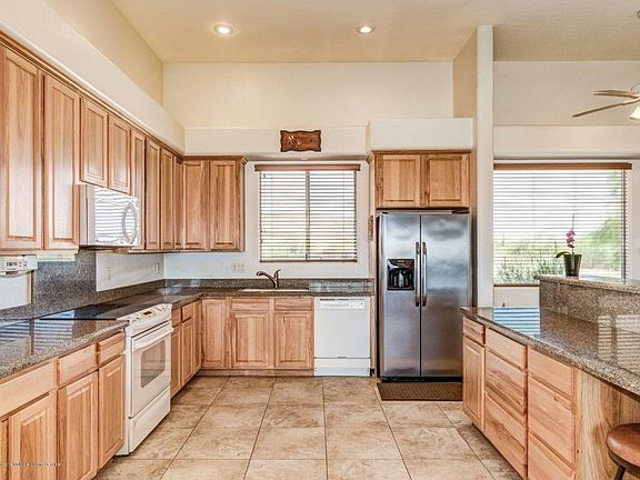 5th image of 36824 N 28th St