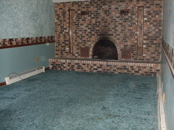 2nd image of 526 E First North St
