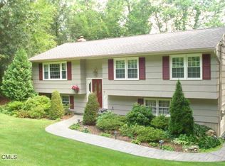 7 Aspen Way, Brookfield, CT 06804