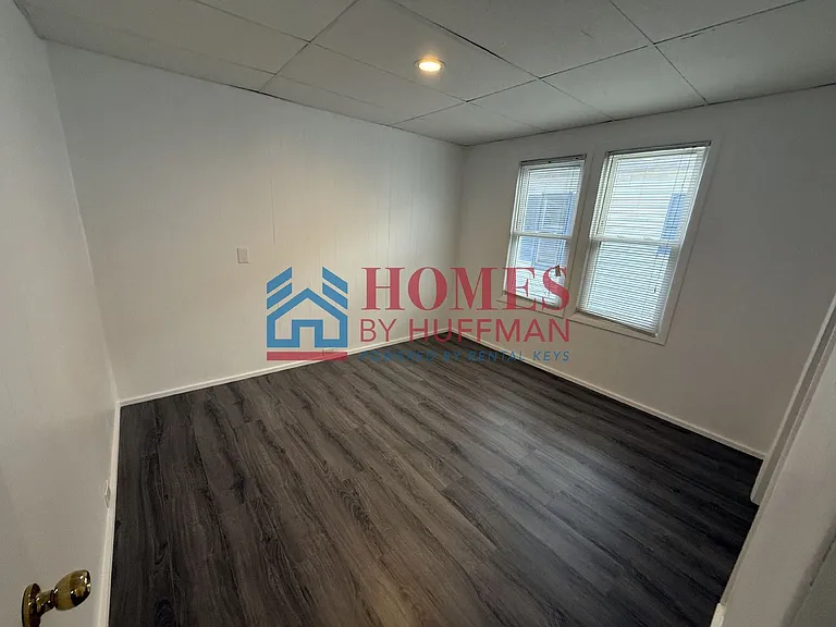 427 Enlow Ave — Photo 6