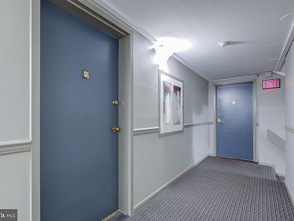 4th image of 825 N 29th St APT 5I
