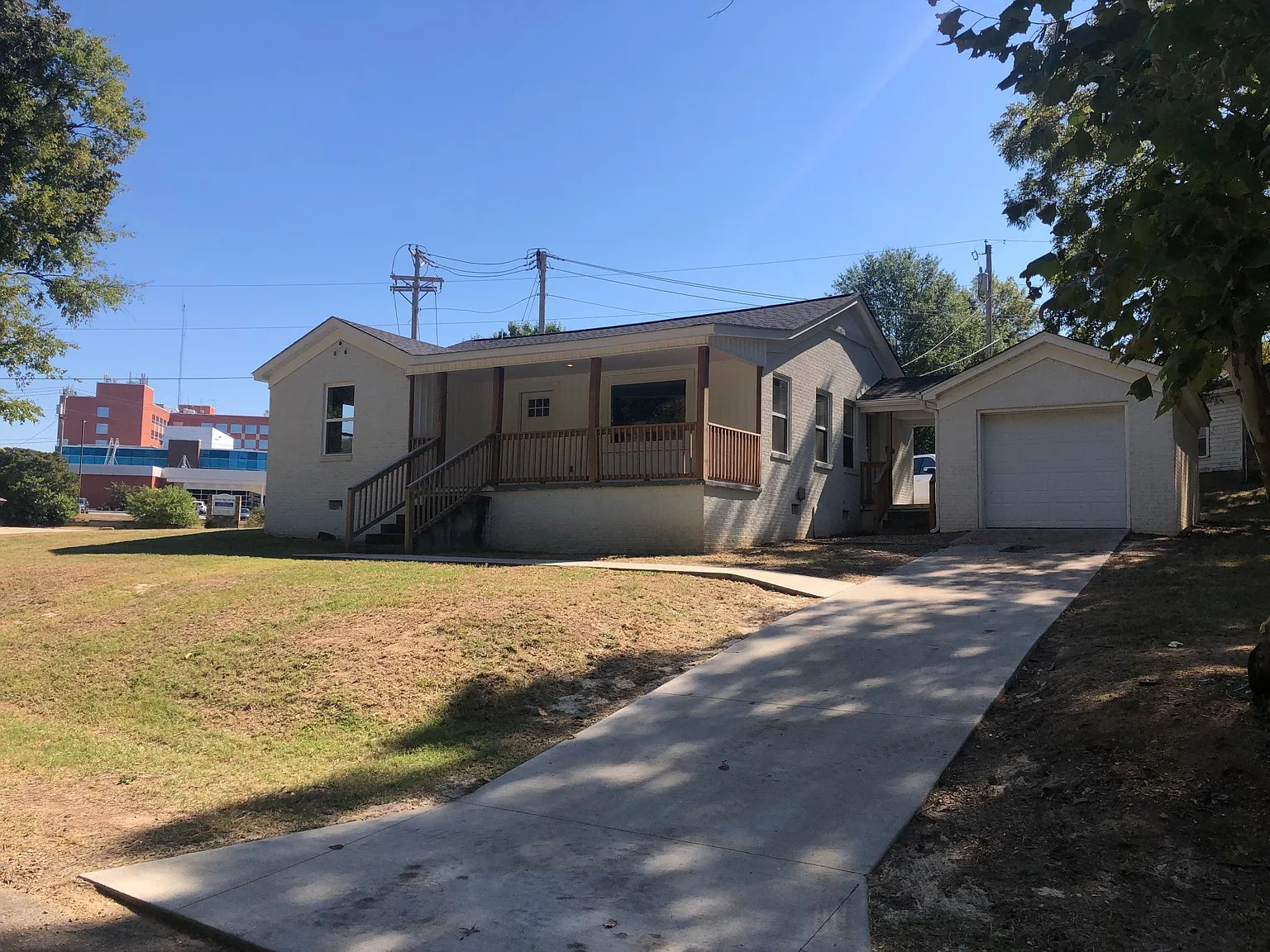 1021 Circle Dr — Photo 1