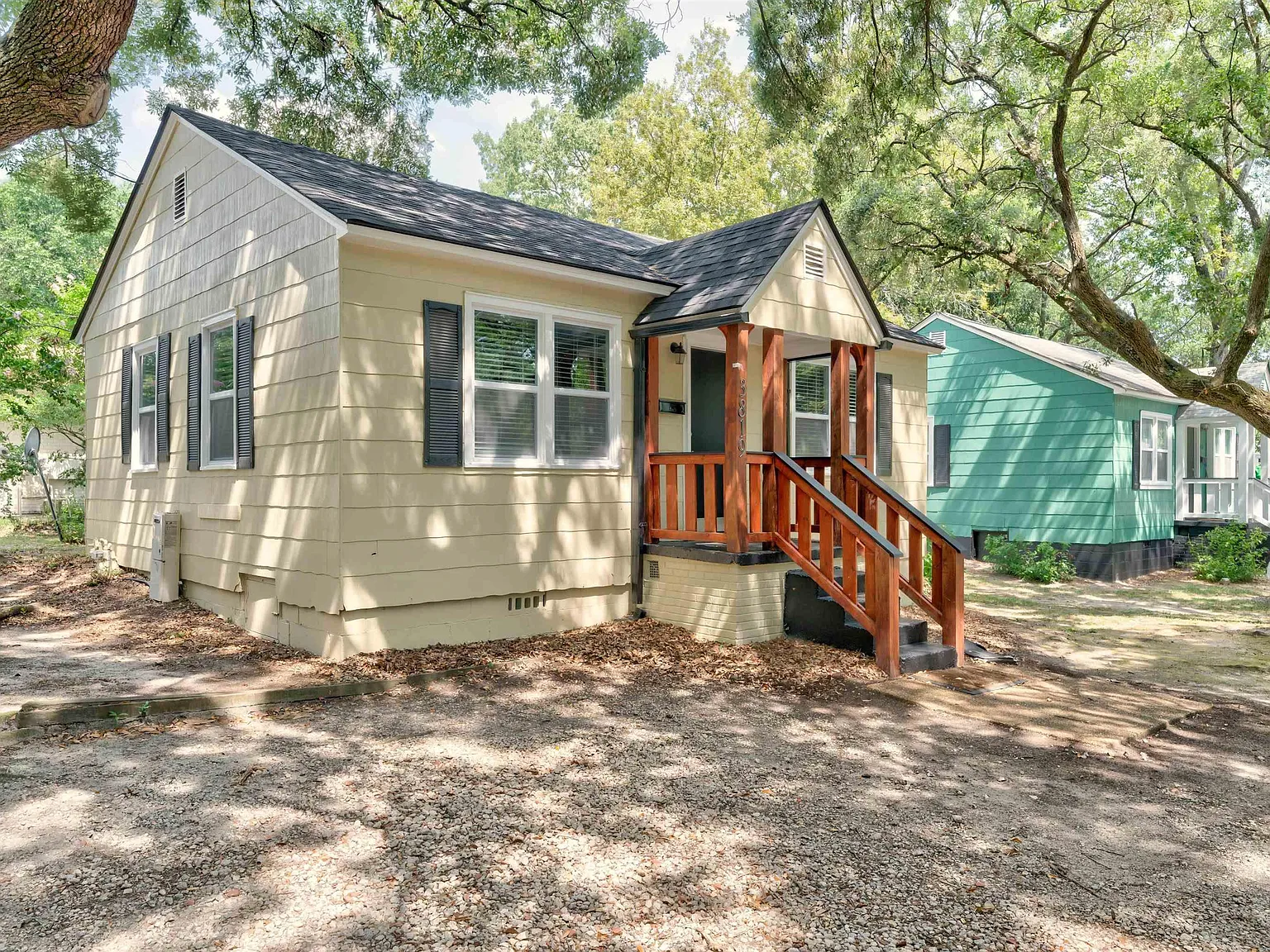 2 bed, 700 sqft, $1,300 — Photo 3