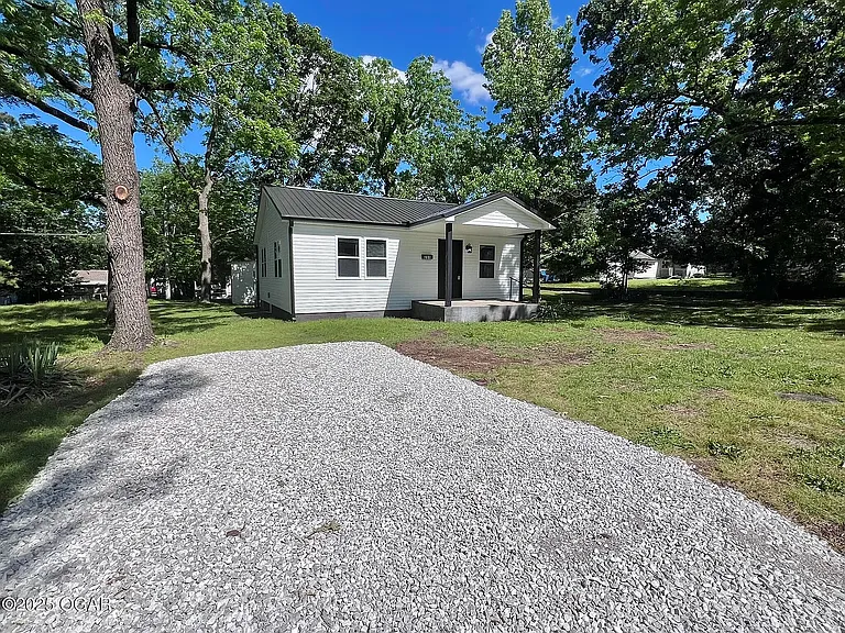 211 S Brownell Ave — Photo 4