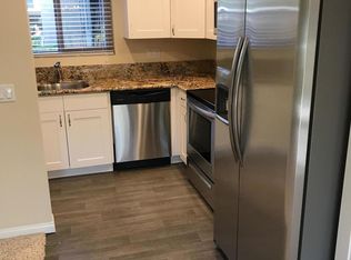 245 Oak Leaf Dr #104, Thousand Oaks, CA 91360