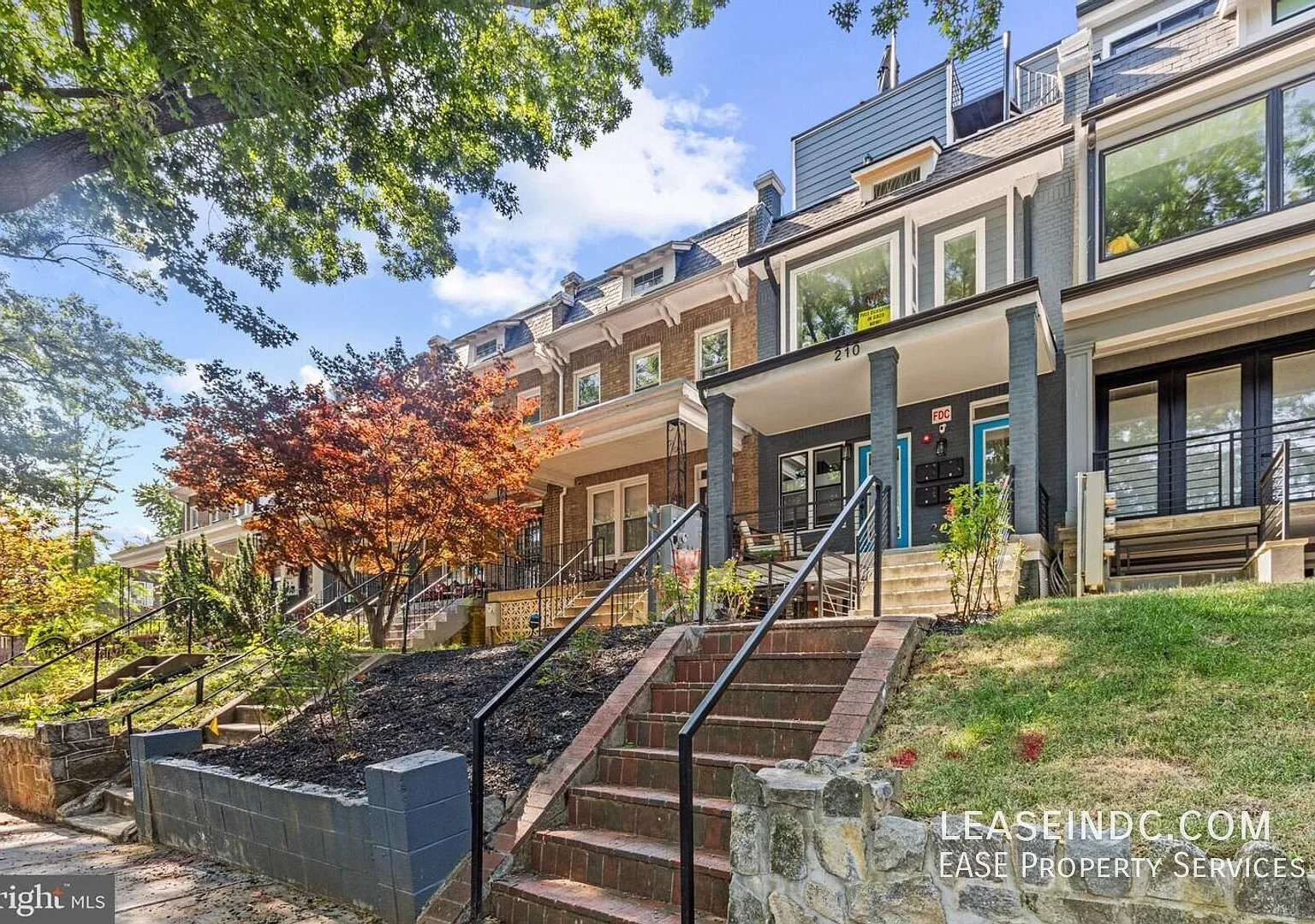 2 bed, 900 sqft, $2,700 — Photo 1