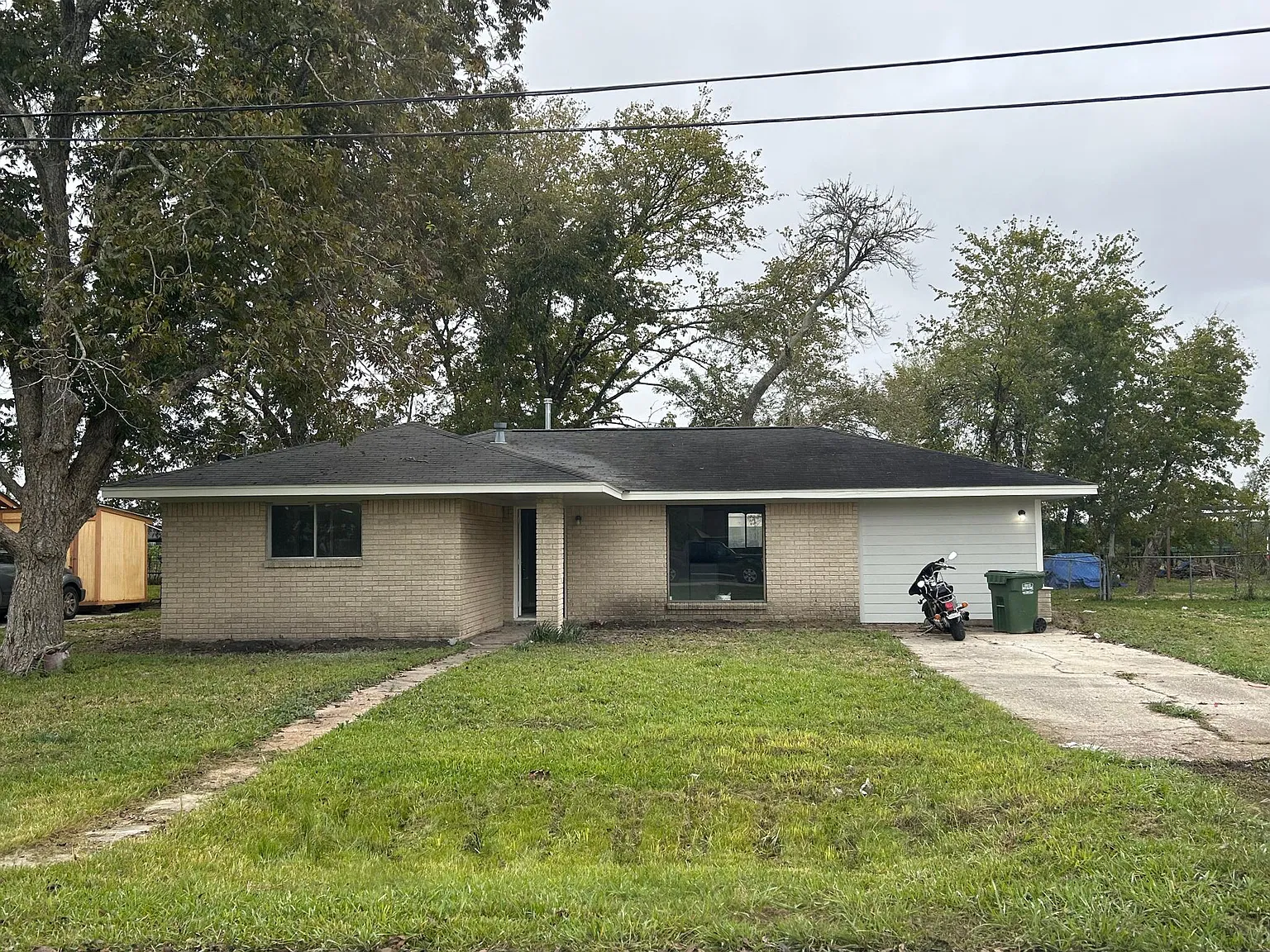 207 Sunset Heights Ave — Photo 1