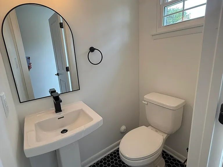 708 Hawes Ct #C — Photo 19