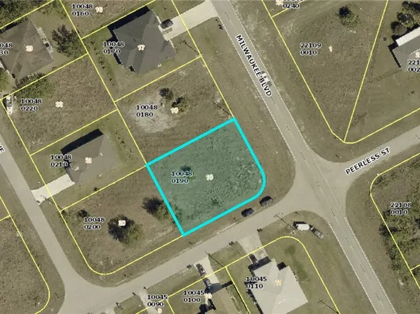 166/168 Milwaukee Blvd, Lehigh Acres, FL 33974