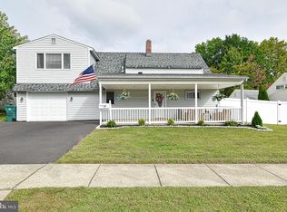 37 Goodrock Rd, Levittown, PA 19057