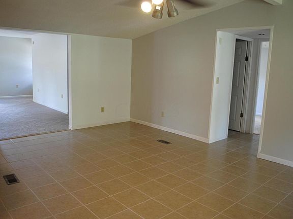 5th image of 139 Wolfe Craft Dr SW