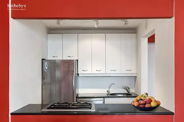 Sold by Sotheby's International Realty | media 6