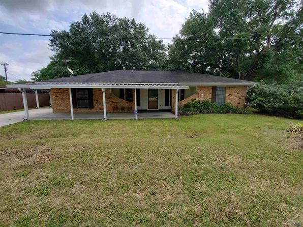 102 Domino Dr, Patterson, LA 70392