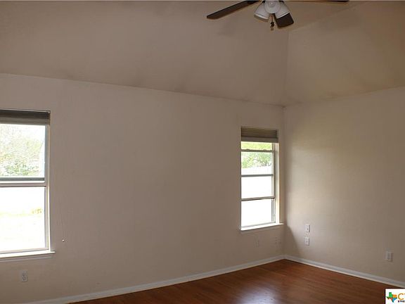 4th image of 119 Dober St