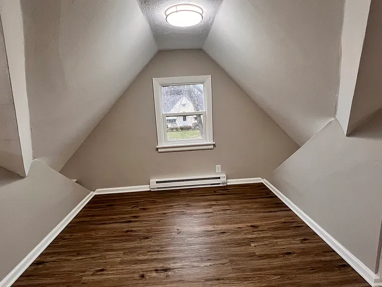 5128 Catherine St — Photo 18