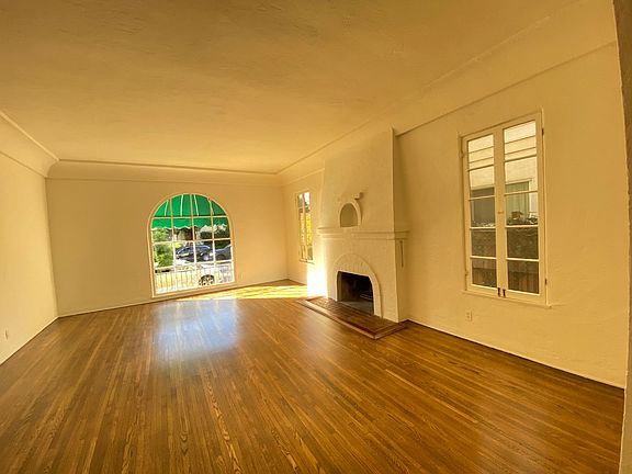 5th image of 240 S Lasky Dr #240