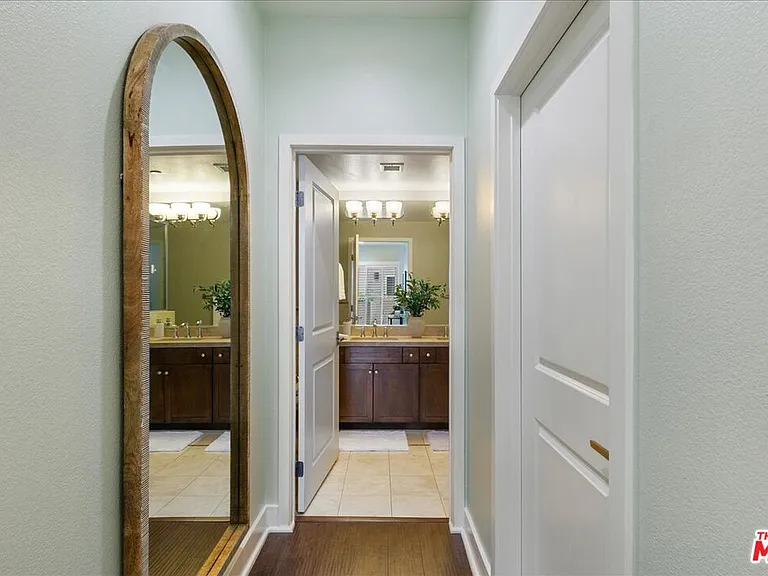 11115 Acama St #107 — Photo 32