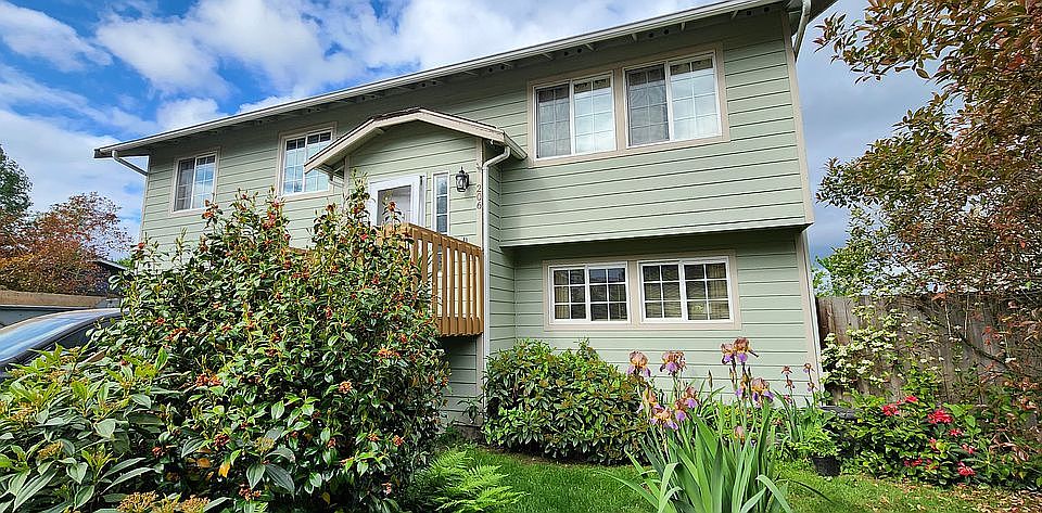 1st image of 206 Rainier Ave SE