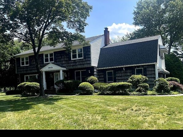 32 Woods Rd
