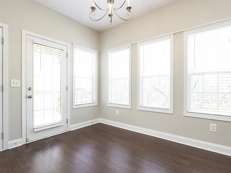 206 Providence Rd — Photo 4