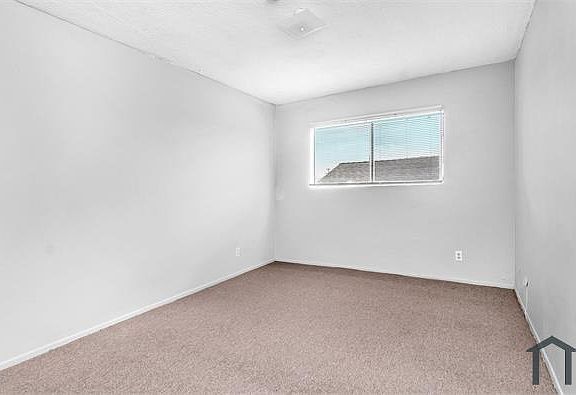 4th image of 1235 W 105th St