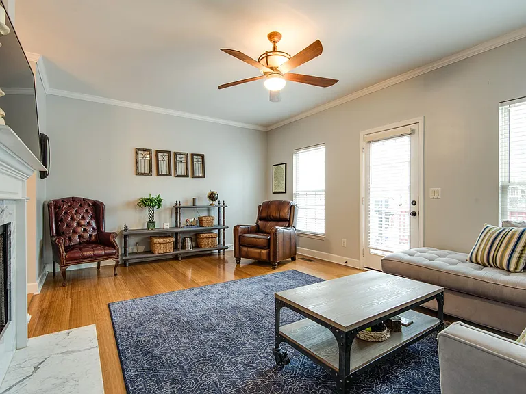 118 Carriage Ct — Photo 9
