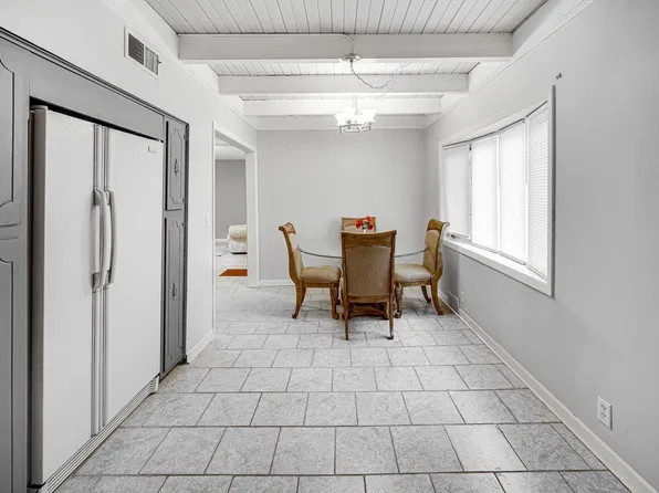 (undisclosed Address), Worth, IL 60482
