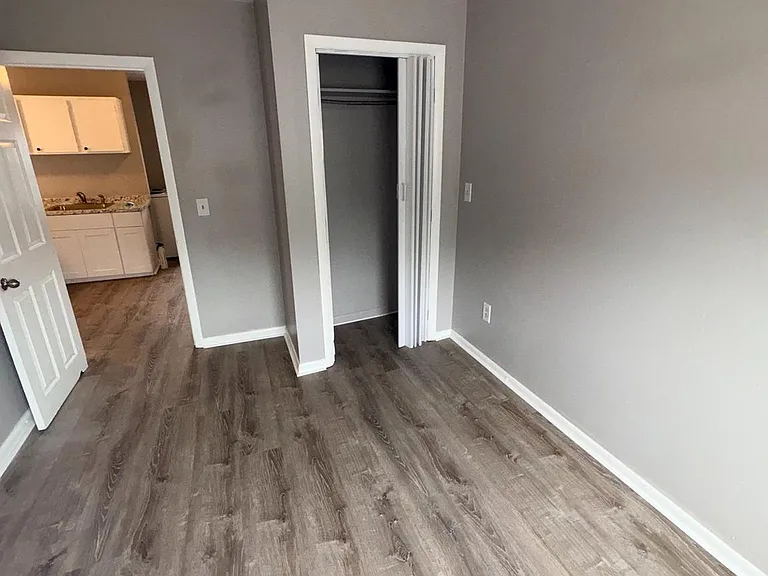 512 N 10th St #3 — Photo 2